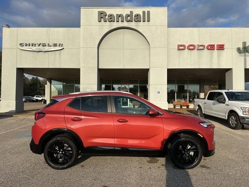 Used 2024 Buick Encore GX Sport Touring w/ Comfort Package image 8