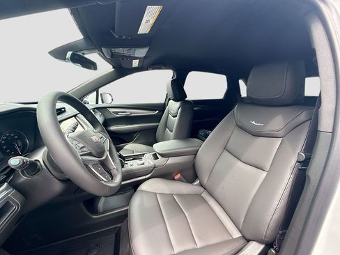 New 2025 Cadillac XT5 Luxury w/ LPO, Floor Liner Package image 20