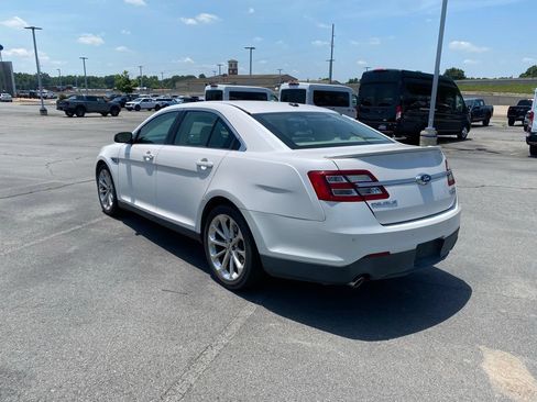 Used 2015 Ford Taurus Limited w/ Equipment Group 301A FWD image 5