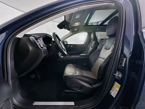 Used 2023 Volvo XC60 B5 Core w/ Climate Package FWD image 13