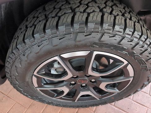 Used 2025 Jeep Compass Trailhawk w/ Trailhawk Elite Group image 3