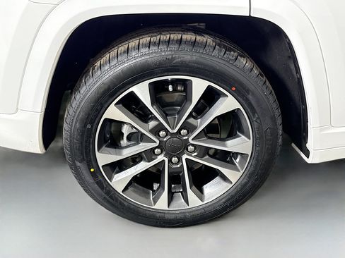 Used 2023 Jeep Grand Cherokee Overland w/ Advanced Protech Group III image 33