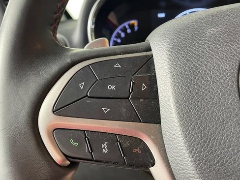 Used 2019 Jeep Grand Cherokee Trailhawk w/ Trailhawk Luxury Group AWD/4WD image 11