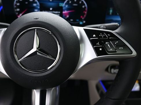 Used 2026 Mercedes-Benz GLB 250 GLB 250 image 14