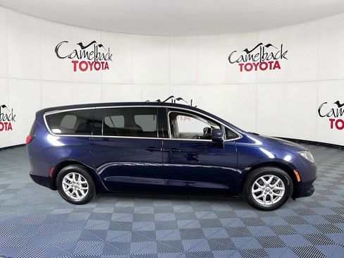 Used 2017 Chrysler Pacifica LX FWD image 8