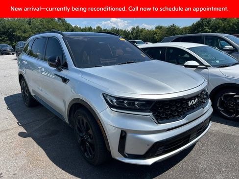 Certified 2022 Kia Sorento SX FWD image 3