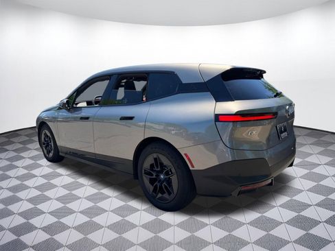 Certified 2023 BMW iX xDrive50 w/ Premium Package AWD/4WD image 3