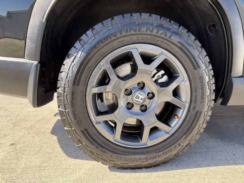 Certified 2025 Honda Pilot TrailSport image 7