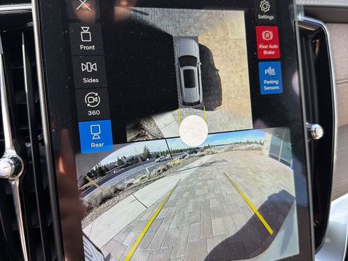 New 2026 Volvo XC90 B6 Plus w/ Protection Package Premier image 13