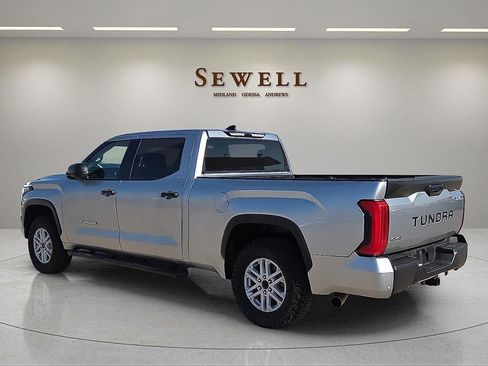 Used 2022 Toyota Tundra SR5 AWD/4WD image 3