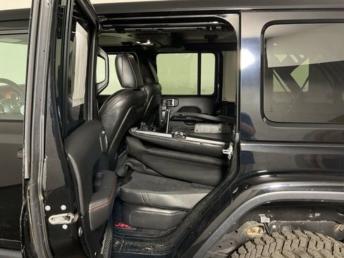 Used 2020 Jeep Wrangler Unlimited Rubicon w/ Uconnect 4C Nav & Sound Group AWD/4WD image 34