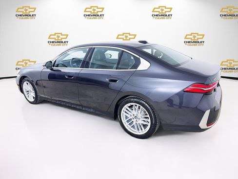 Used 2025 BMW 530i xDrive w/ Premium Package image 5