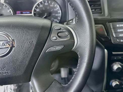 Used 2020 Nissan Pathfinder SV FWD image 15
