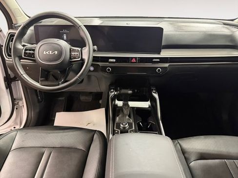 Used 2025 Kia Sorento S FWD image 11