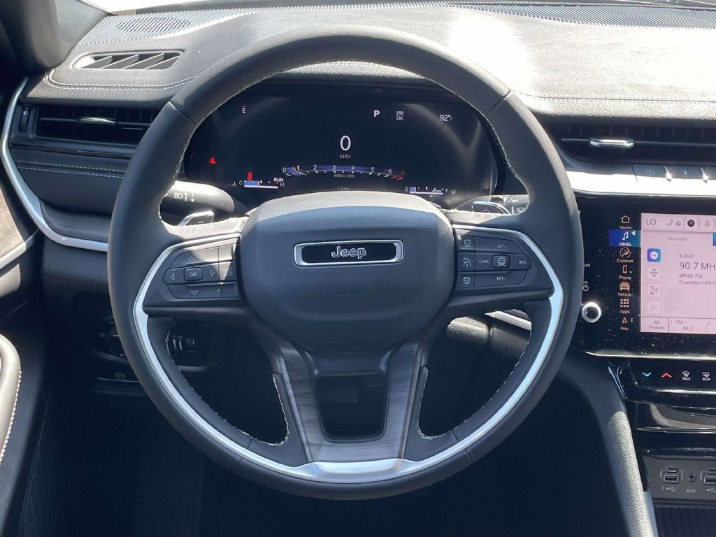 New 2027 Jeep Grand Cherokee Altitude RWD image 22