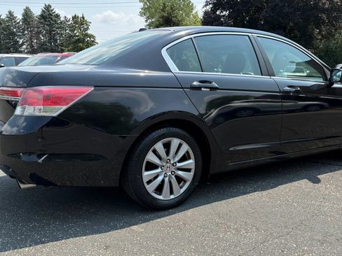 Used 2011 Honda Accord EX-L image 11