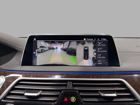 Used 2022 BMW 750i xDrive w/ M Sport Package image 40