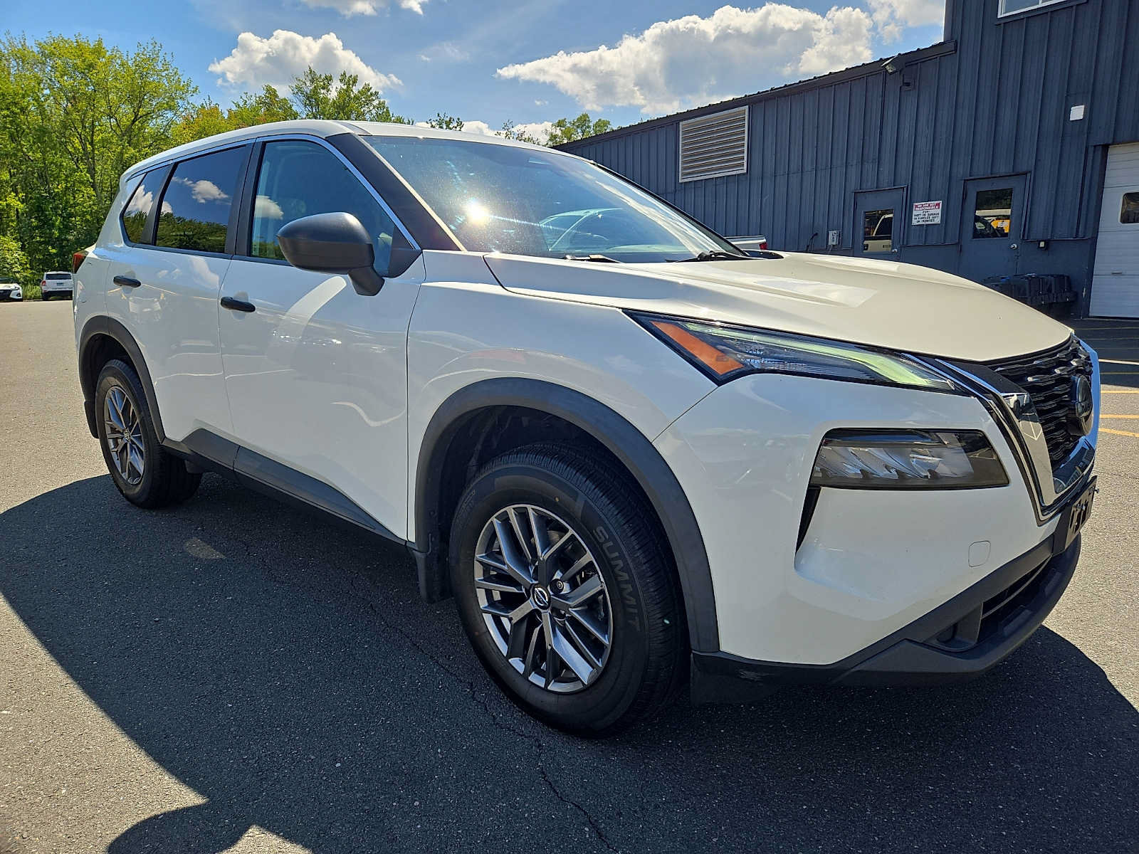 Used 2021 Nissan Rogue S AWD/4WD image 3
