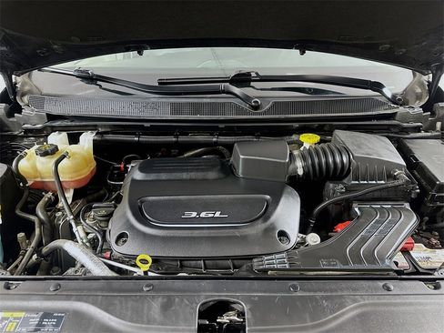 Used 2018 Chrysler Pacifica Touring-L w/ Premium Audio Group image 29