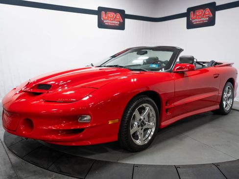 Used 1999 Pontiac Firebird Trans Am RWD image 2
