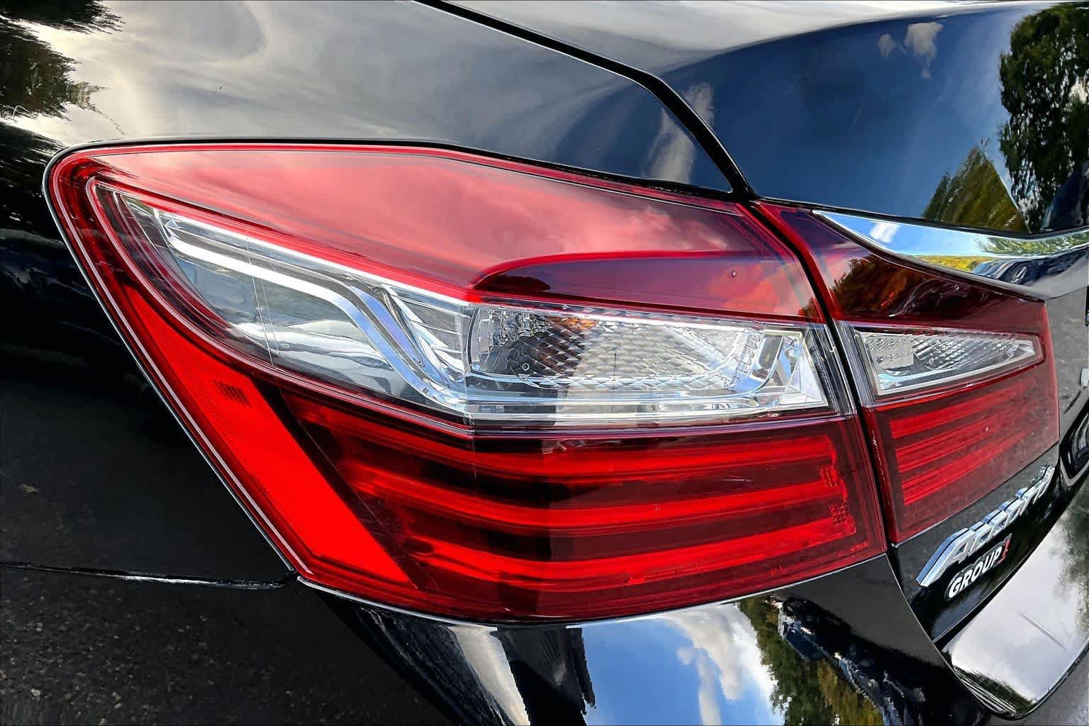 Used 2016 Honda Accord EX image 27