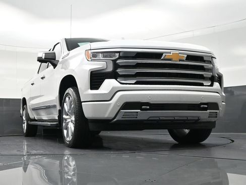 Used 2025 Chevrolet Silverado 1500 High Country w/ High Country Premium Package image 30