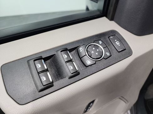 Used 2022 Ford F250 XLT w/ XLT Premium Package image 40