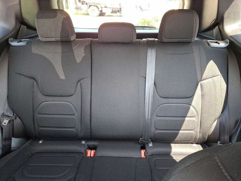 Used 2021 Jeep Renegade Latitude w/ Luxury Group I AWD/4WD image 11