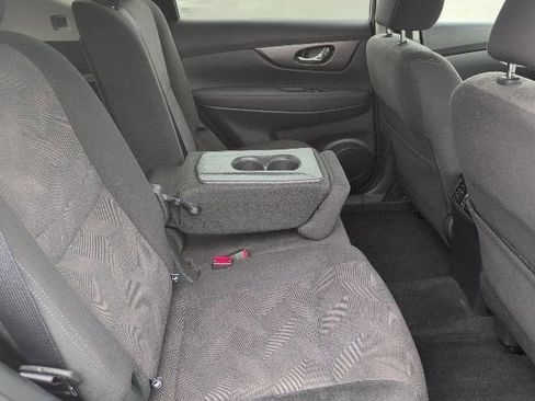 Used 2016 Nissan Rogue SV image 14