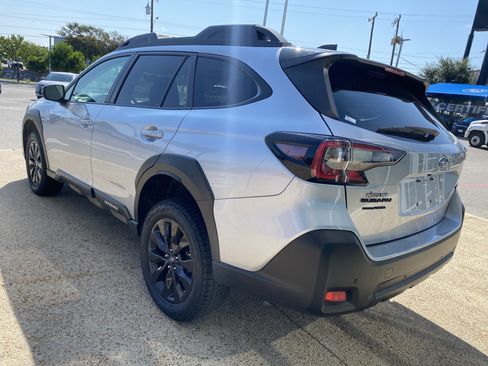 Used 2025 Subaru Outback Onyx Edition XT AWD/4WD image 11