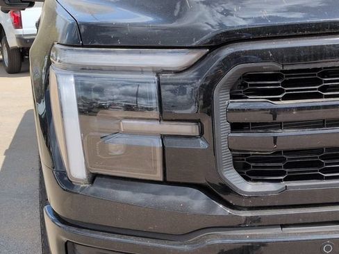 Used 2025 Ford F150 Lariat w/ Equipment Group 502A High AWD/4WD image 11