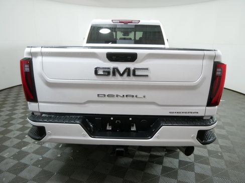 Used 2024 GMC Sierra 3500 Denali Ultimate image 4