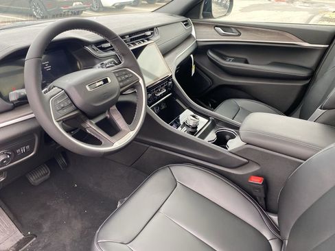 New 2025 Jeep Grand Cherokee L Limited w/ Black Appearance Package image 27