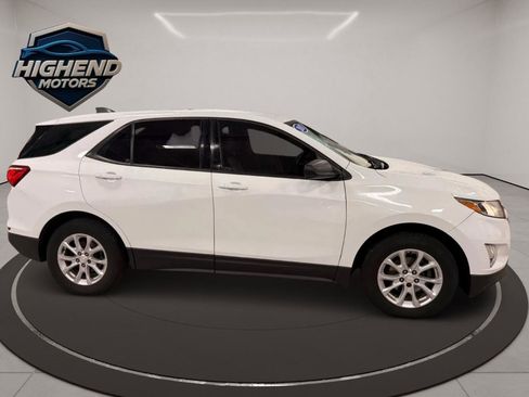 Used 2018 Chevrolet Equinox LS FWD image 8