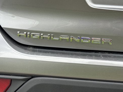 New 2025 Toyota Highlander XLE AWD/4WD image 40