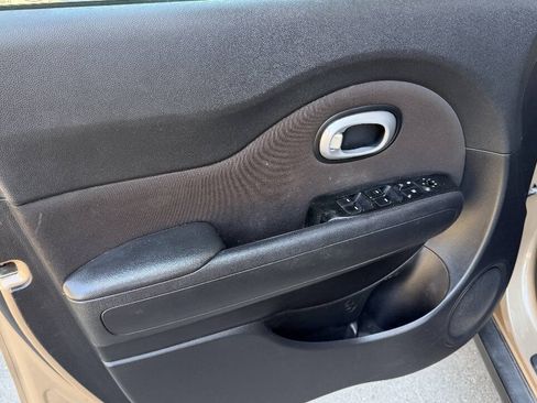 Used 2015 Kia Soul FWD image 11