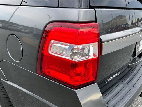 Used 2017 Ford Expedition Limited w/ Equipment Group 301A RWD image 28