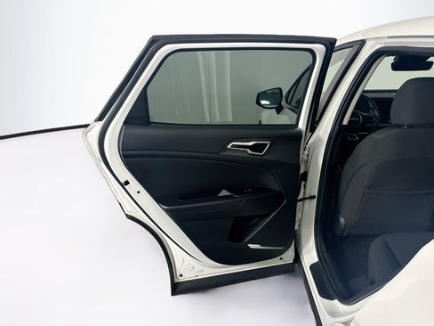 Used 2025 Kia Sportage LX FWD image 25