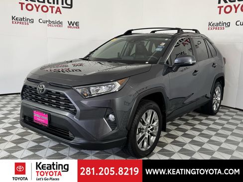 Used 2021 Toyota RAV4 XLE Premium image 9