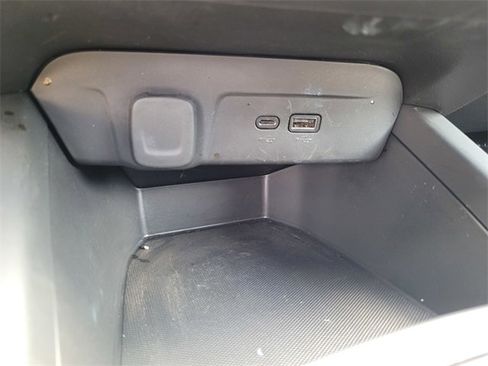 Certified 2025 Chevrolet Trax LS image 19