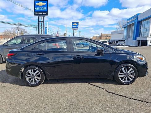 Used 2020 Nissan Versa SV image 7
