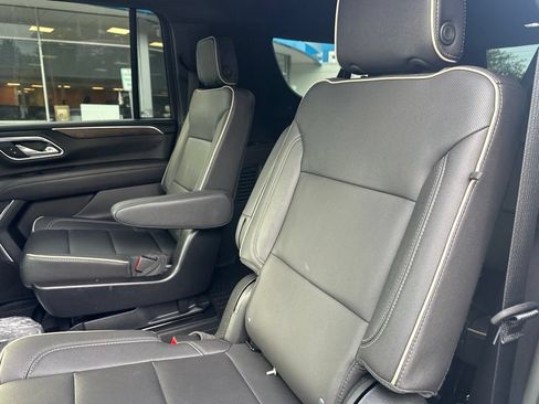 Used 2023 Chevrolet Suburban Premier AWD/4WD image 13