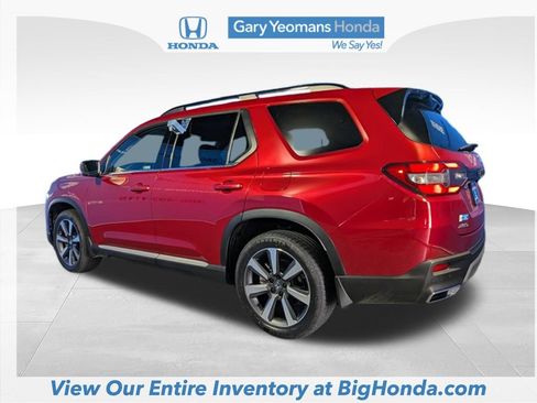 Certified 2024 Honda Pilot Touring image 9