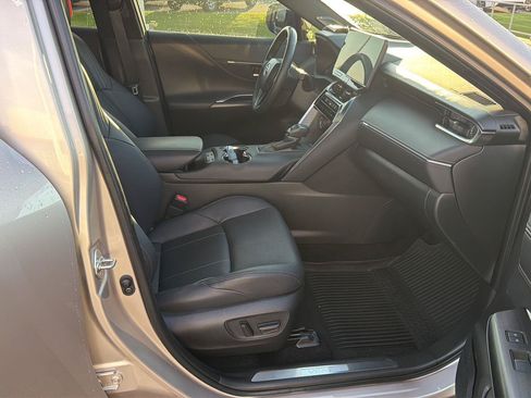 Certified 2023 Toyota Venza Limited AWD/4WD image 13