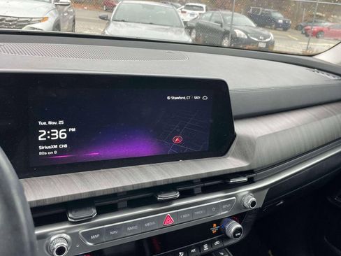 Used 2023 Kia Telluride EX w/ EX Captain's Chair Package image 24