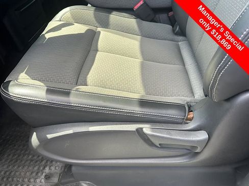 Used 2017 Nissan Titan S image 10