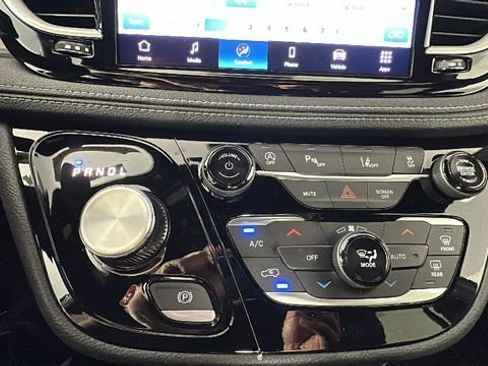 New 2026 Chrysler Pacifica Select FWD image 30