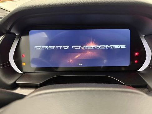 New 2025 Jeep Grand Cherokee L Limited w/ Luxury Tech Group II image 21