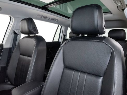 Used 2023 Volkswagen Tiguan SE w/ Panoramic Sunroof Package AWD/4WD image 12