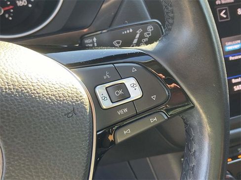 Used 2019 Volkswagen Tiguan SE image 19